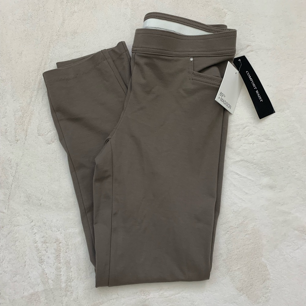 89th + Madison, Size PS, Brown